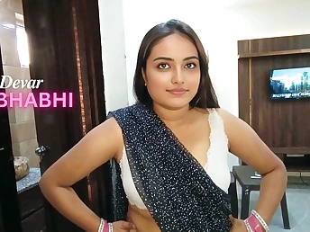 Kingxhuv gets her Indian Bhabhi roleplay pummeled while alone at home