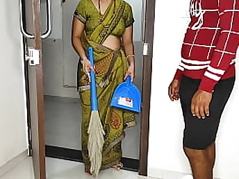 Gorgeous Komal and Goldx get romped rock-hard in doggie at the door