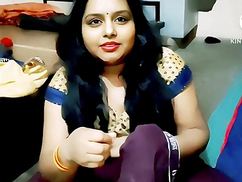 Desi Aunty Filled with Passion & Pounded by Young Studs with regard to Hot Desi Peel