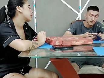 My G tomatooed step-sister-in-law gave me slay rub elbows with best birthday present ever - Porno in Spanish