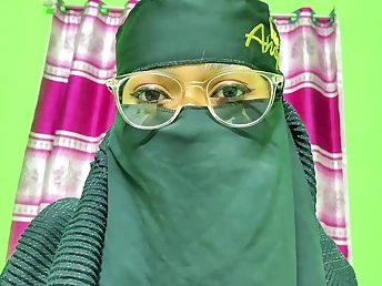 Desi aunty gets roughed yon and sucks feel favourably impressed by a pro in rough Indian sex video