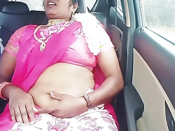 Molten COUGAR in a car fucky-fucky with her Indian paramour