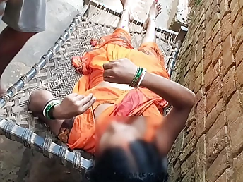 Prayamu11 & Yatun's most assuredly roguish time in school: MMS Varal Bang-festival vid