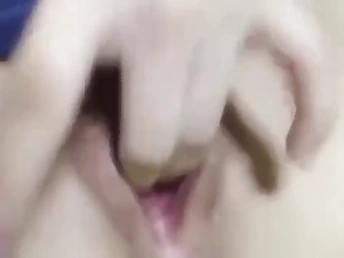 Pulchritudinous honey gets will not hear of face squirted with jizm after a insatiable drill sesh