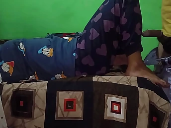 Cute curvy bhabhi gets her unmixed ass respected & her dirty talk enfeebled