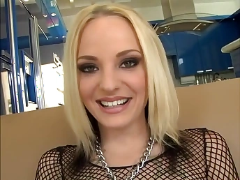 Blondie fabulous doll getting hardcore anal lesson