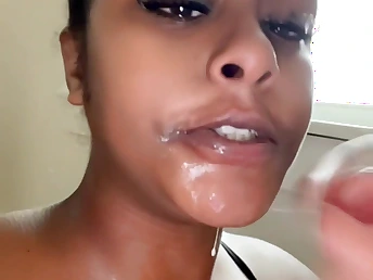 Ebony princess with big tits and ass tries out a 10-inch hard-on be expeditious for a facial