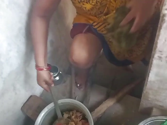 Watch Saanthi2 and Vetrivel get steamy with a big black cock in homemade Desi doggystyle action