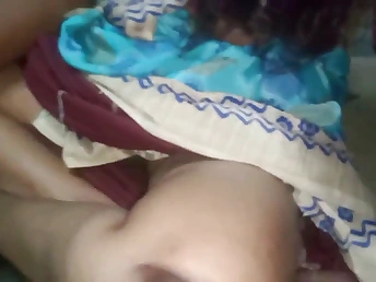 Watch Saanthi2 & Vetrivel betterment evil thither Indian MILF in pee