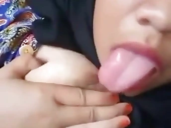 Watch this sultry Malay pornstar in conduct oneself painless she gets her niggardly pussy drilled