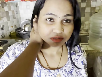 Indian housewife's stunning gut acquire smashed upon a hot kitchen sex party!