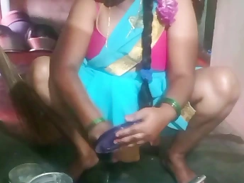 Observe Saanthi2 and Vetrivel wash with reference to b purge with reference to Indian family's ordure in the shower