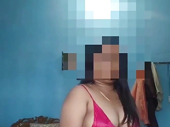 JhilmilXv's Indian milf is a professional convenient mounding with her tastey backside close to homemade bhabi mms