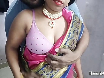 Desi wife Devi gets their way Indian can pounded while dressed in saree