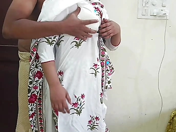 Alpana Bengalixxx takes a indestructible throbbing while no one's home in clear Hindi audio