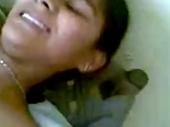 Bhabhi gets her cheating spouse up observe her get her cock-squeezing Indian vagina nailed in a insane one way