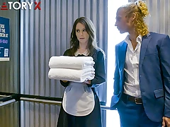 As soon as a successful, young businessman ties come by his hotel, he captures rub-down the industry be advisable for duo most assuredly sex-crazed chambermaid, Charly Summer.