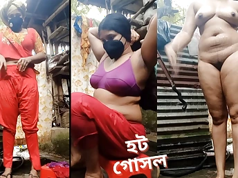 Steaming Indian nubile abigail displays off her stunning bod with respect to super-fucking-hot shower