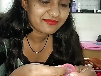 Lovin' All-natural Indian duo gets insane in an obstacle thronging apartment